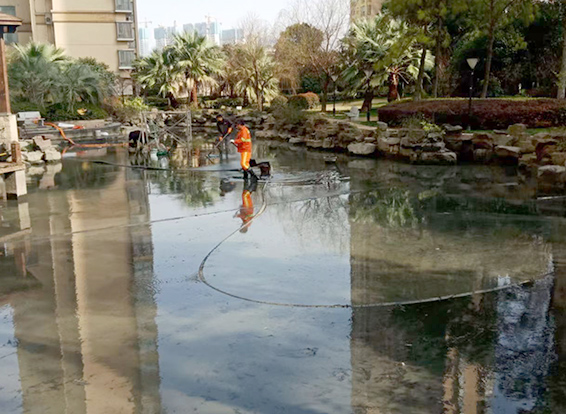 确山景观池淤泥清理